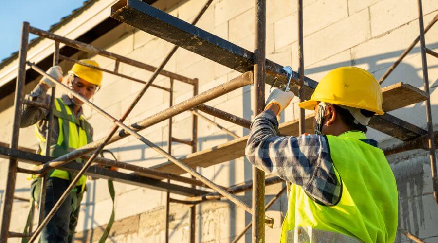Professional gutter cleaning in Clio, AL